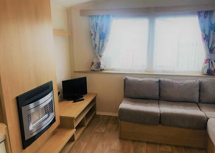 Poplar Deluxe Holiday Home